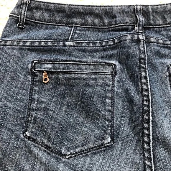 Dark wash ankle jeans with cute zippered back pockets by Chico’s Platinum - Picture 6 of 11